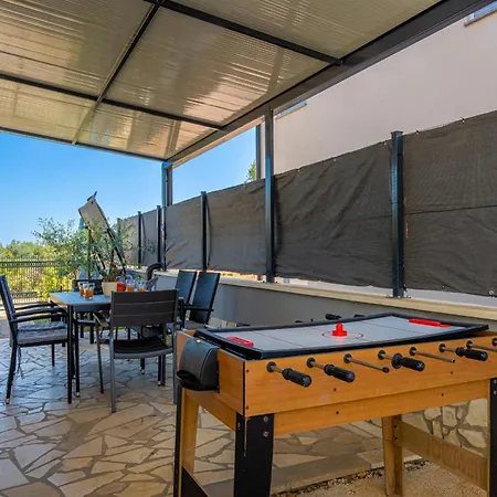 בית נופש House Gracijela פאז'אנה